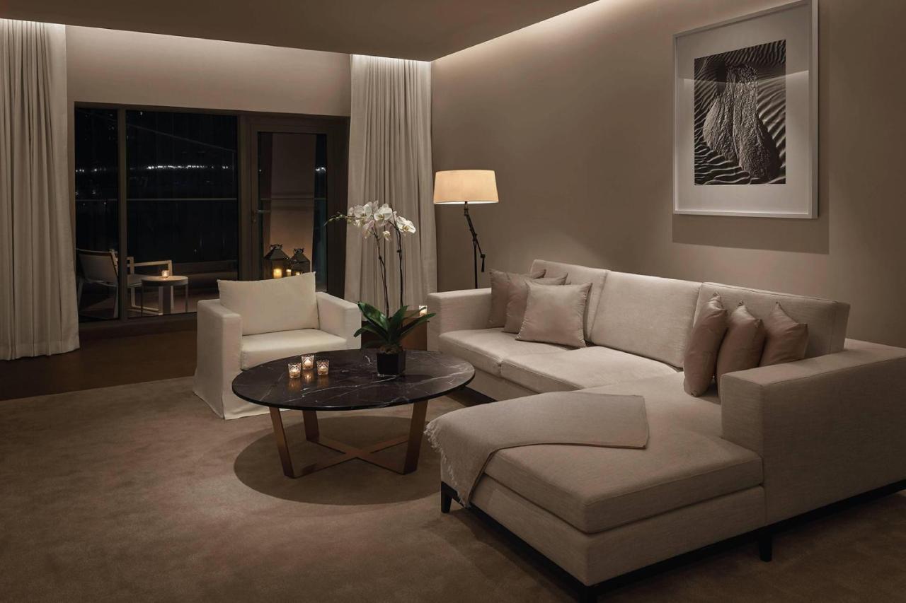 The Abu Dhabi Edition Exteriör bild A living room