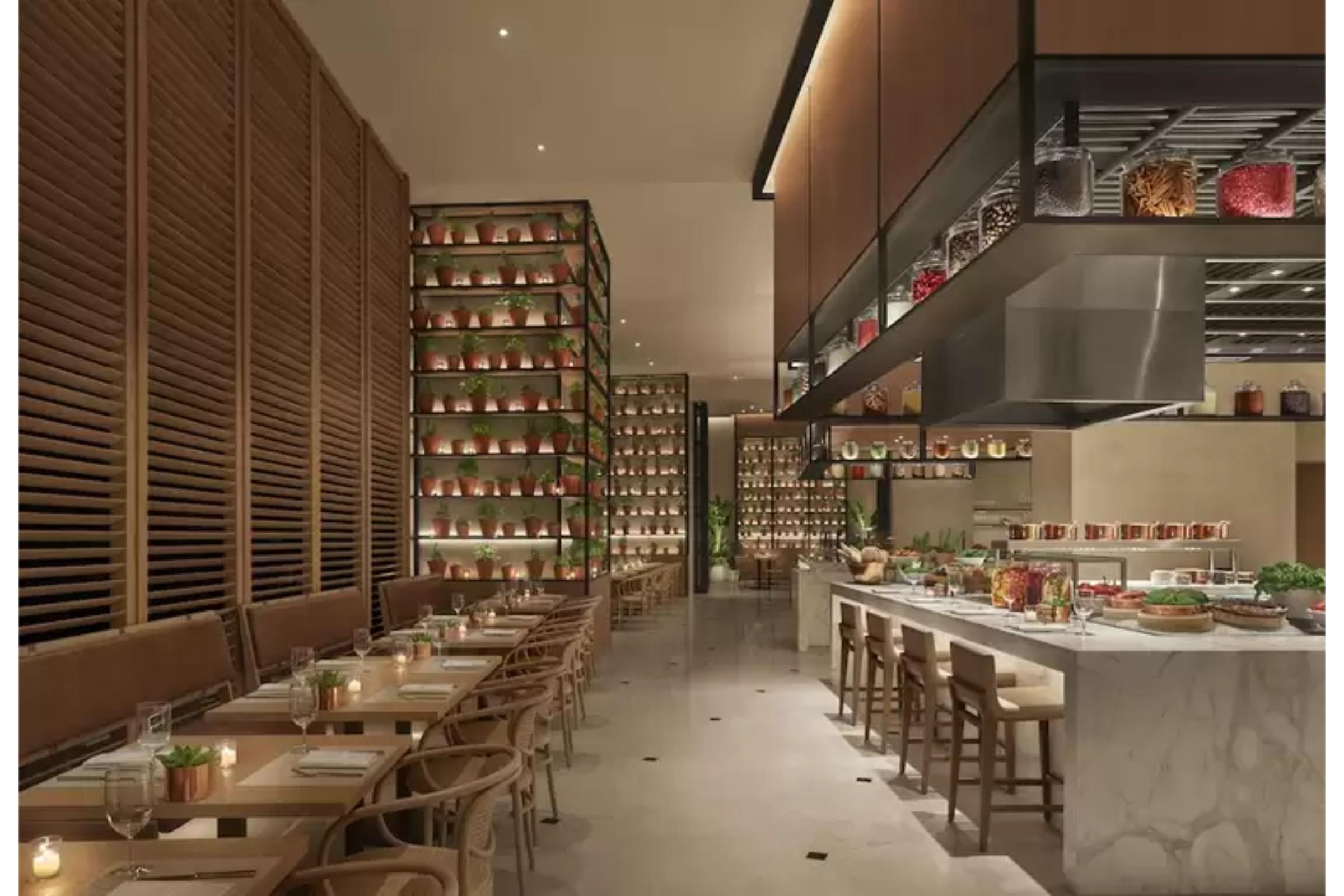 The Abu Dhabi Edition Exteriör bild The interior of the restaurant