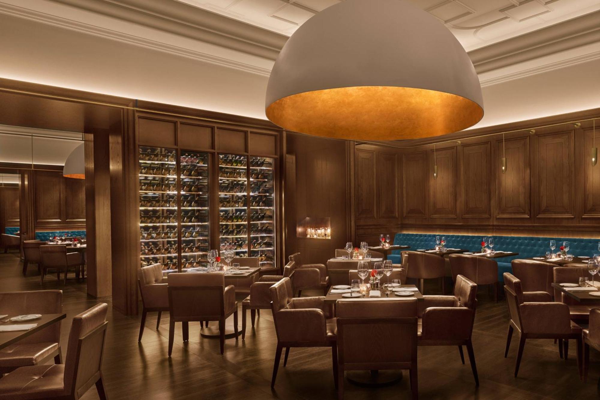 The Abu Dhabi Edition Exteriör bild The interior of the restaurant