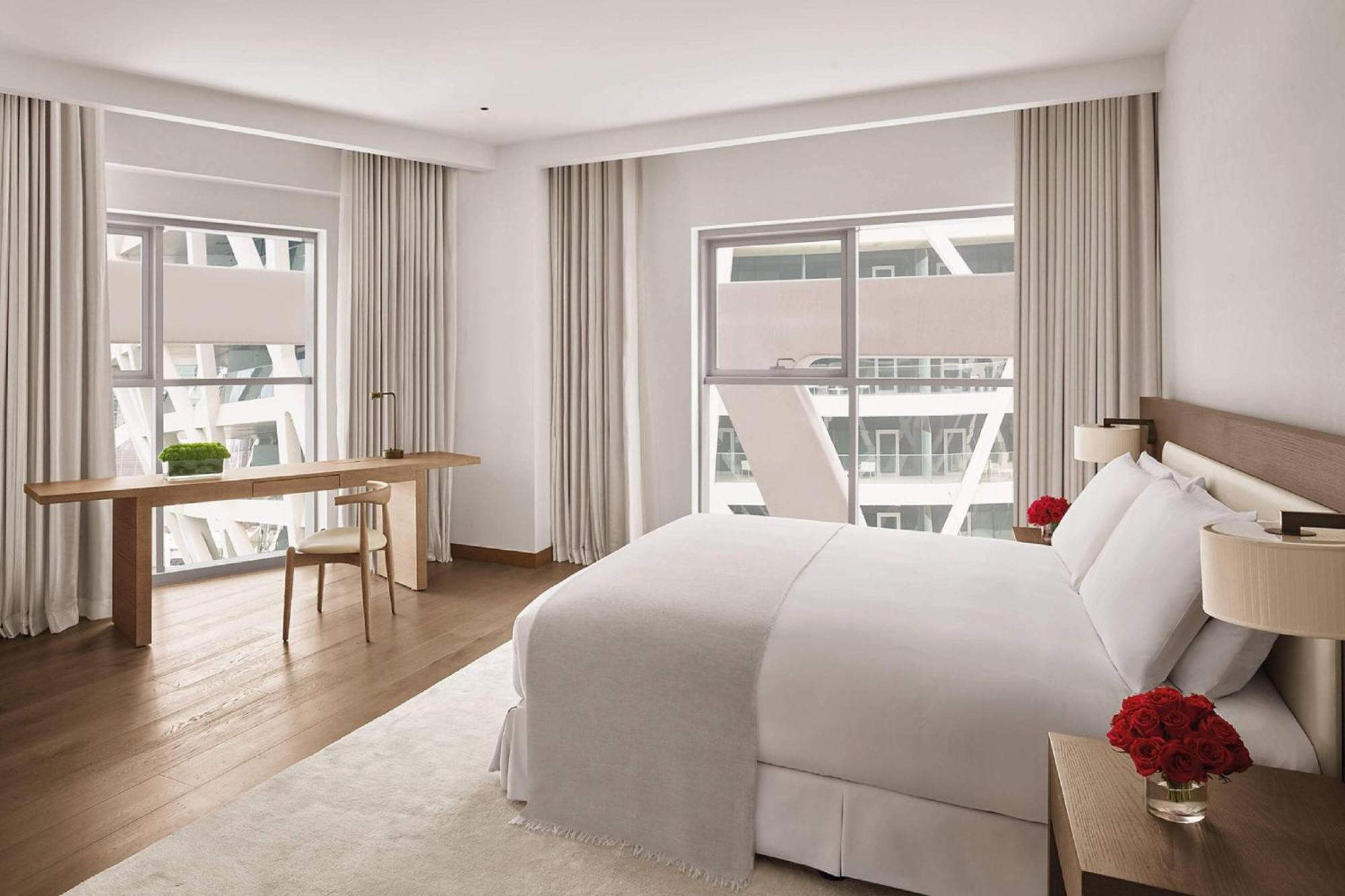 The Abu Dhabi Edition Exteriör bild A bedroom at The London West Hollywood