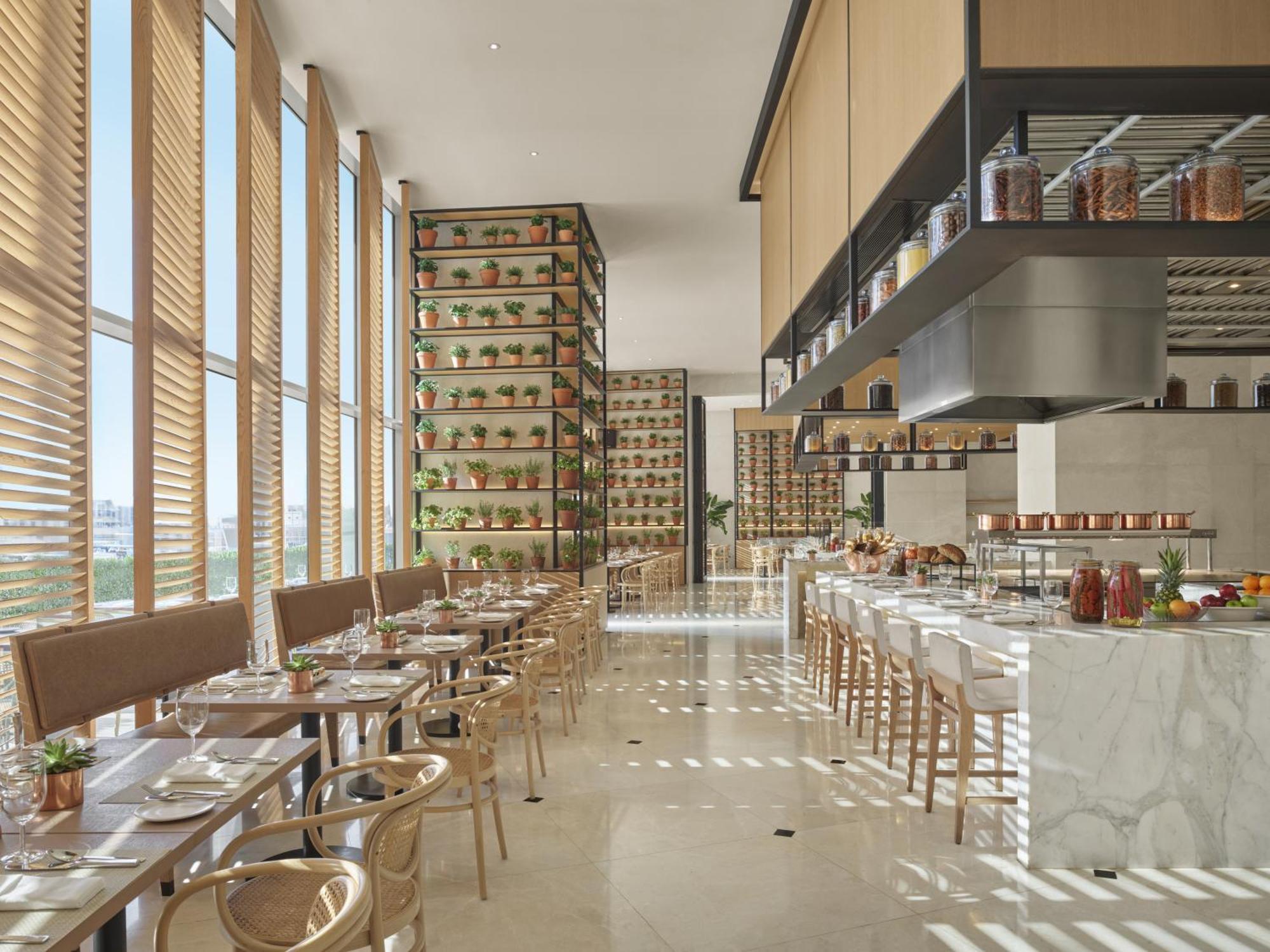 The Abu Dhabi Edition Exteriör bild The restaurant